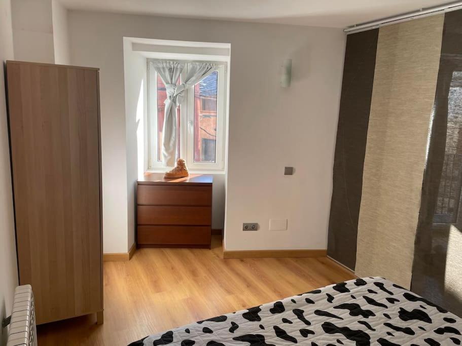 - Piso Centrico Y Muy Luminoso Appartement Llivia